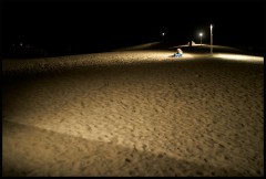 La nuit, seul sur la dune